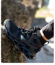 Load image into Gallery viewer, New Indestructible Winter Safety Shoes Lightweight Work Shoes